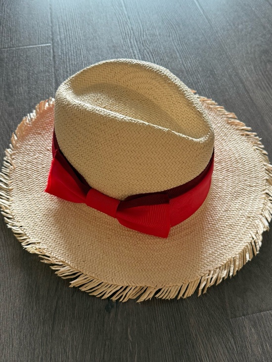 kate spade Accessories - Kate Spade Cream Straw Hat with Bow